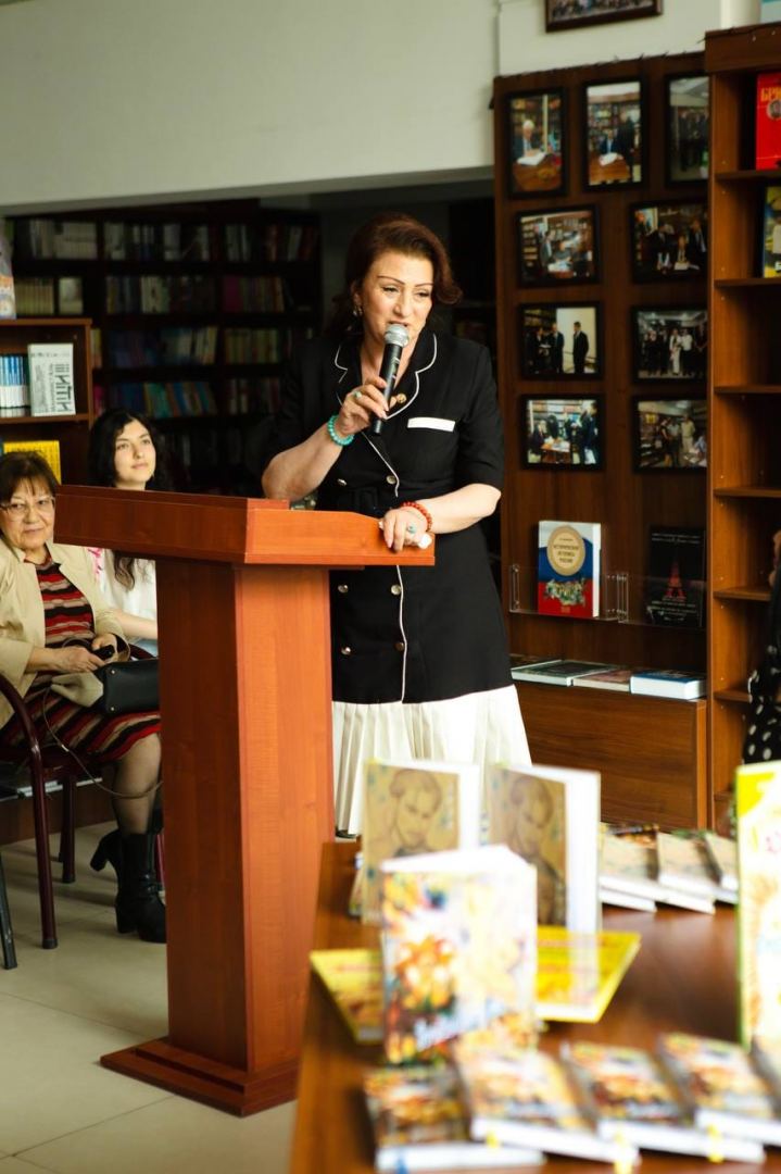 "Тройной удар" от Лалы Умуд (ФОТО)