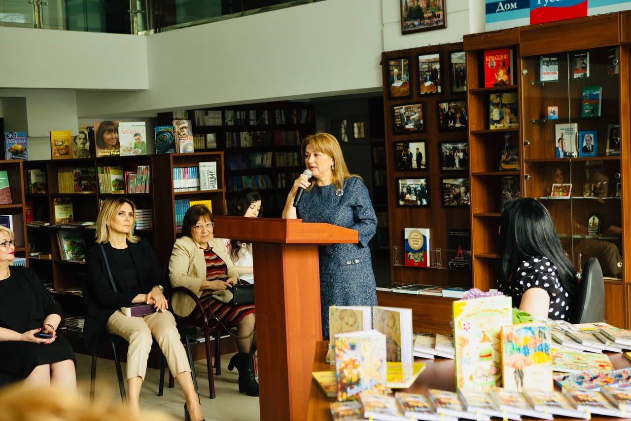 "Тройной удар" от Лалы Умуд (ФОТО)