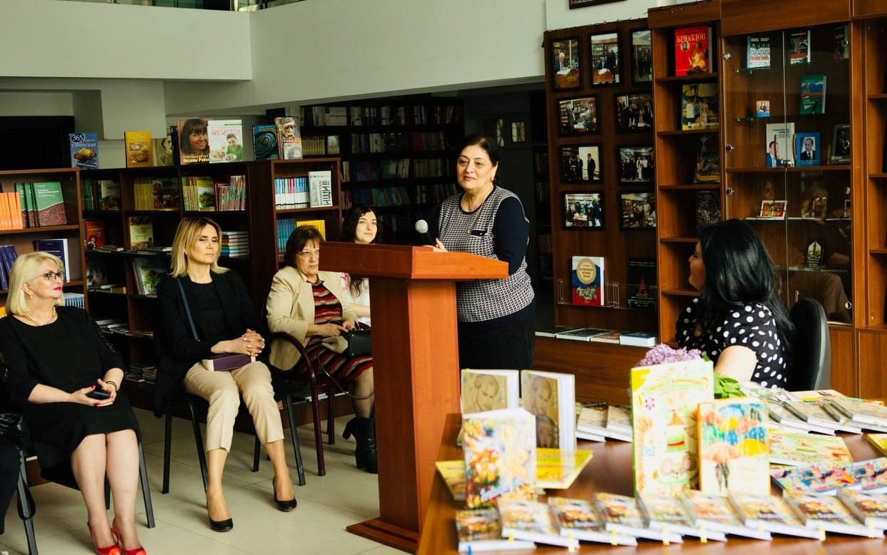 "Тройной удар" от Лалы Умуд (ФОТО)