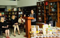 "Тройной удар" от Лалы Умуд (ФОТО)