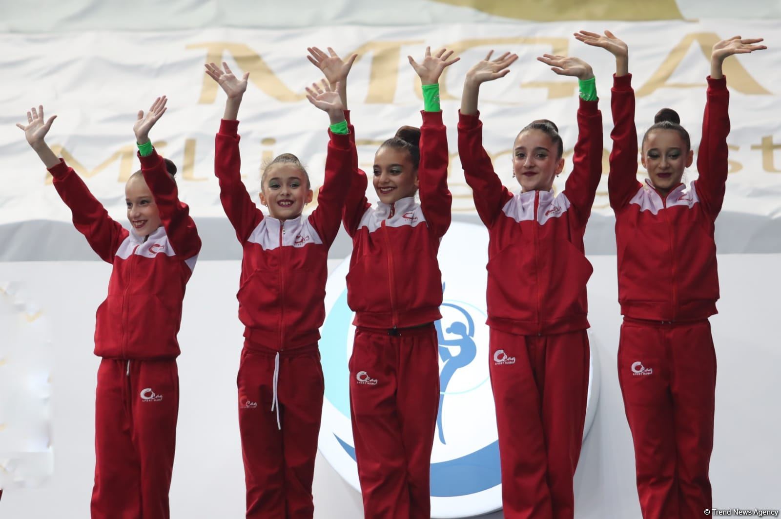 Прошла церемония награждения победителей 27-го Первенства Баку по художественной гимнастике среди команд в групповых упражнениях (ФОТО)