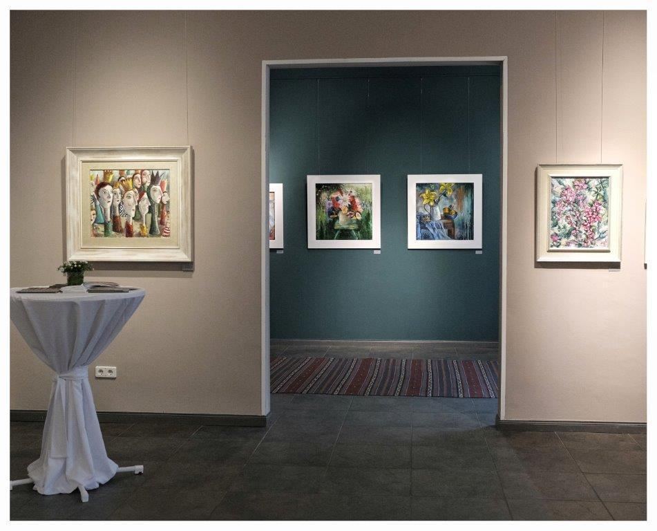 В Берлине открылась выставка Лейлы Азимбековой "Отличная от других" (ФОТО)