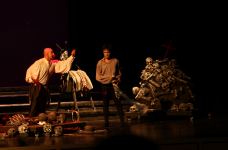 В Баку состоялась премьера сюрреалистического спектакля "Псих" по мотивам романа "Дон Кихот" (ФОТО)