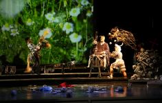 В Баку состоялась премьера сюрреалистического спектакля "Псих" по мотивам романа "Дон Кихот" (ФОТО)