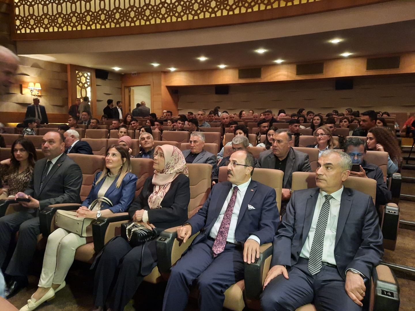 В Баку состоялся премьерный показ фильма Poladın izi ilə, посвященного памяти генерал-майора Полада Гашимова (ФОТО)