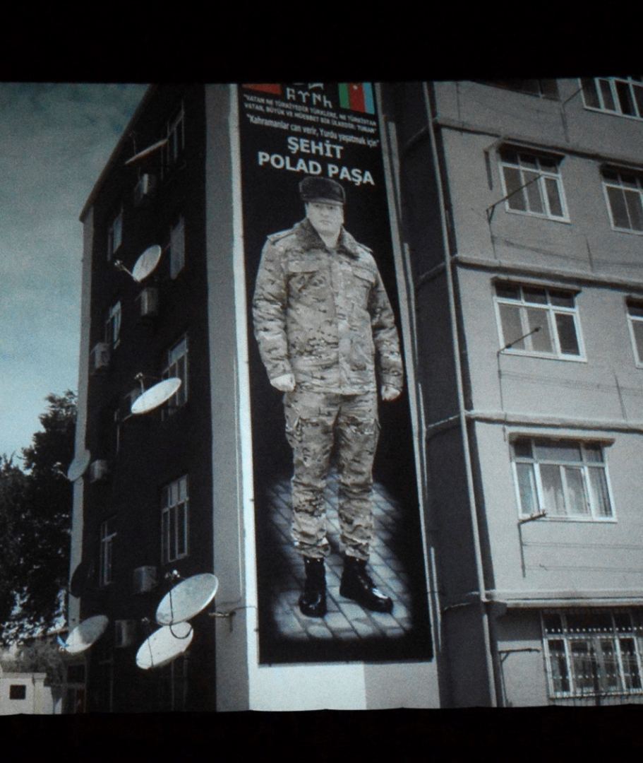 В Баку состоялся премьерный показ фильма Poladın izi ilə, посвященного памяти генерал-майора Полада Гашимова (ФОТО)