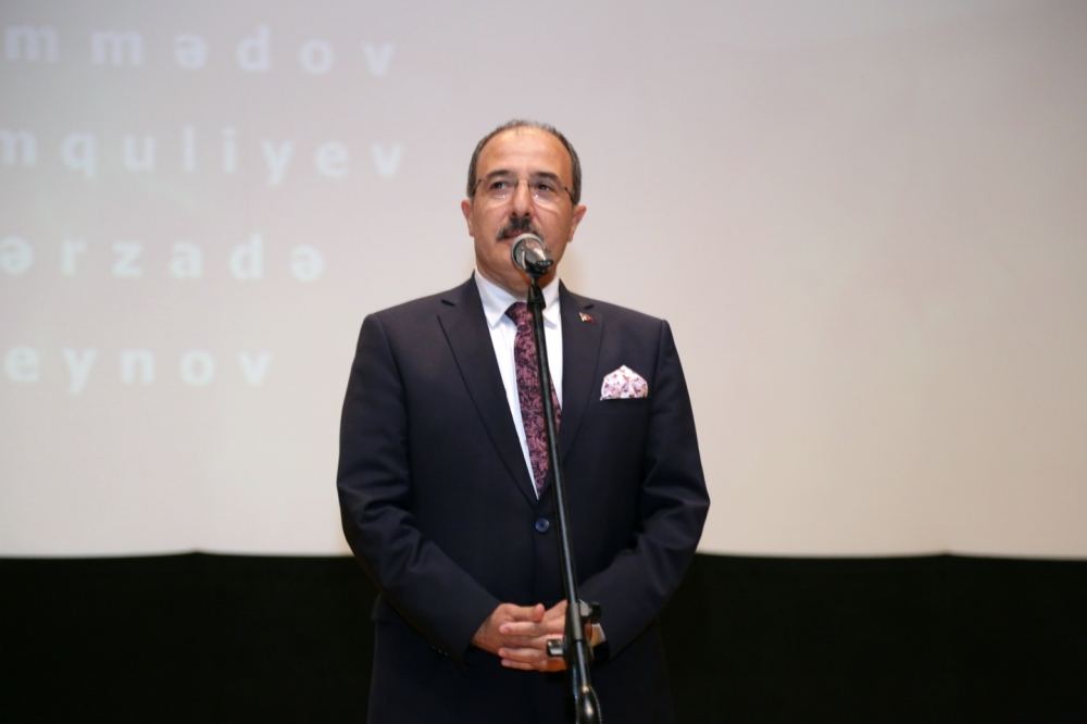 В Баку состоялся премьерный показ фильма Poladın izi ilə, посвященного памяти генерал-майора Полада Гашимова (ФОТО)