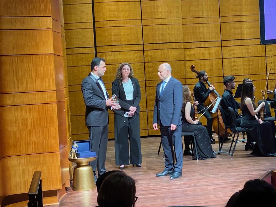 В Вашингтоне прошел концерт азербайджанских мастеров искусств "Голос харыбюльбюля" (ФОТО/ВИДЕО)