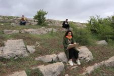 В рамках Международного кулинарного фестиваля в Шуше на Джыдыр дюзю прошел пленэр с участием художников и скульпторов (ФОТО)