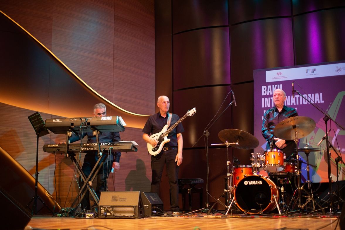 В Баку прошел концерт ансамбля "Гая" под названием "Сквозь года" (ВИДЕО, ФОТО)