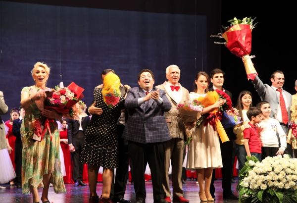 В Баку прошла потрясающая премьера комедии "Бахтияр" по мотивам фильма с участием Рашида Бейбутова (ВИДЕО,ФОТО)