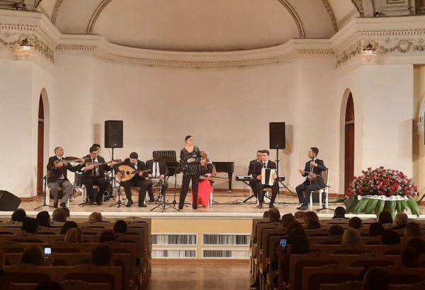 80-летие со дня рождения Огтая Раджабова отметили ярким концертом (ФОТО)