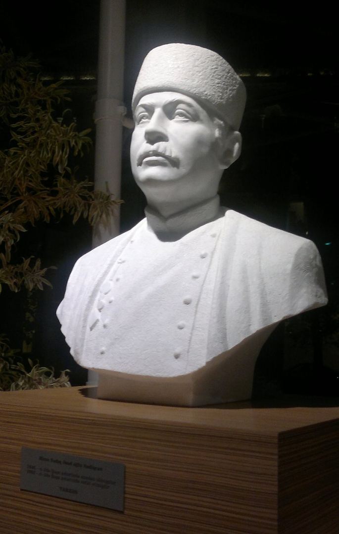 Проект АМИ Trend "Я родился в Шуше": "Птица, любующаяся своим отражением в зеркале, вдруг начала петь... Он сотворил чудо!" (ФОТО)