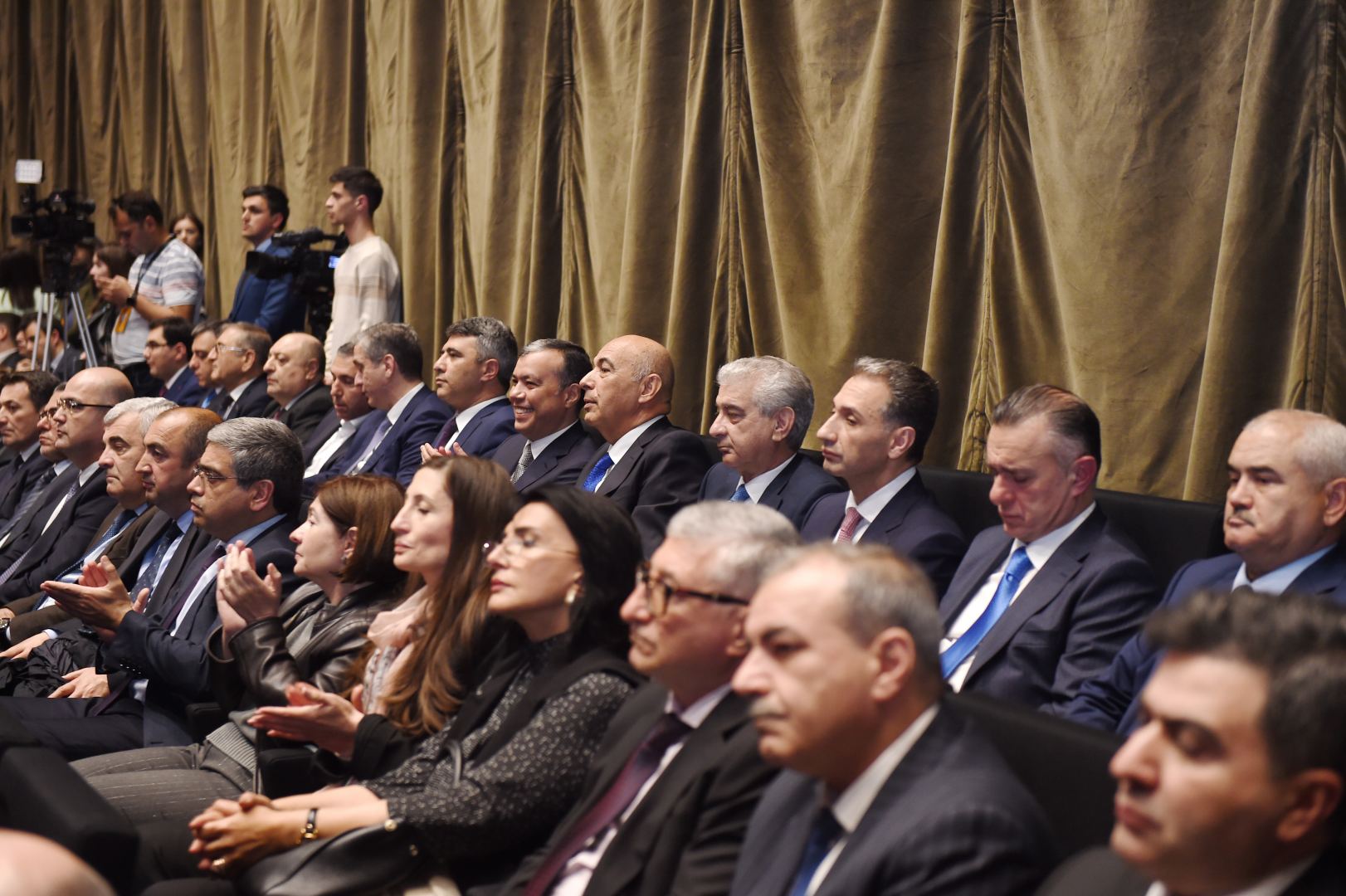 Всегда с верой в Победу! В Бакинском конгресс-центре состоялась торжественная презентация фильма "Köhnə çamadanlar" (ВИДЕО, ФОТО)