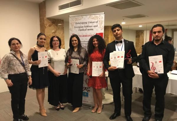 Воспитанники Бакинской музыкальной академии признаны лучшими на международном конкурсе в Турции (ФОТО)
