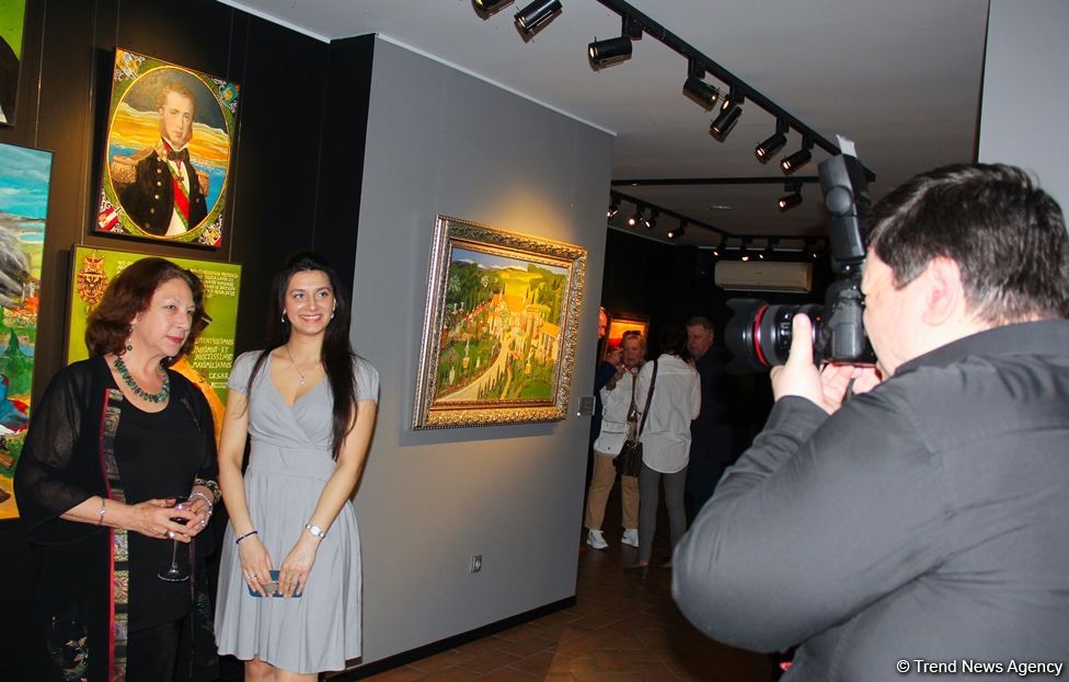 В QGallery открылась персональная выставка работ посла Австрии в Азербайджане Александра Байерля "Вслед за солнцем" (ФОТО)