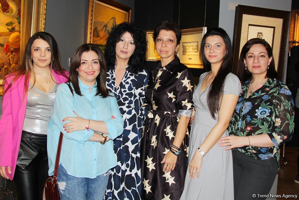 В QGallery открылась персональная выставка работ посла Австрии в Азербайджане Александра Байерля "Вслед за солнцем" (ФОТО)