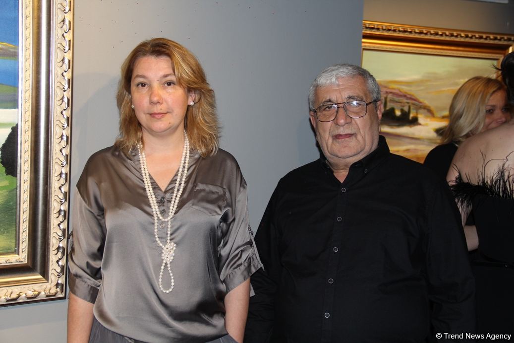 В QGallery открылась персональная выставка работ посла Австрии в Азербайджане Александра Байерля "Вслед за солнцем" (ФОТО)