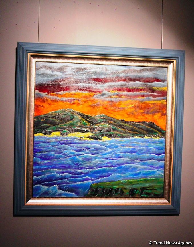 В QGallery открылась персональная выставка работ посла Австрии в Азербайджане Александра Байерля "Вслед за солнцем" (ФОТО)