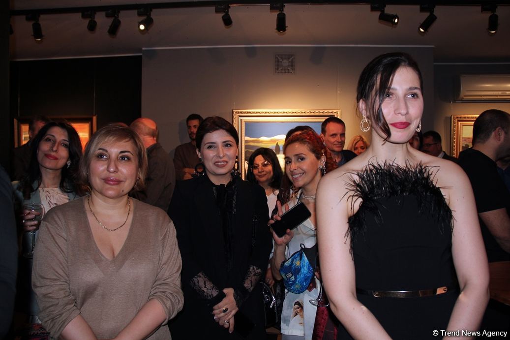 В QGallery открылась персональная выставка работ посла Австрии в Азербайджане Александра Байерля "Вслед за солнцем" (ФОТО)