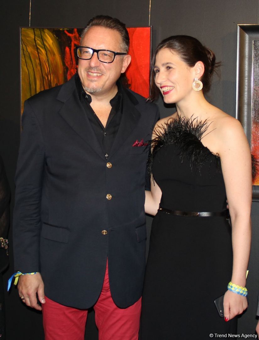 В QGallery открылась персональная выставка работ посла Австрии в Азербайджане Александра Байерля "Вслед за солнцем" (ФОТО)