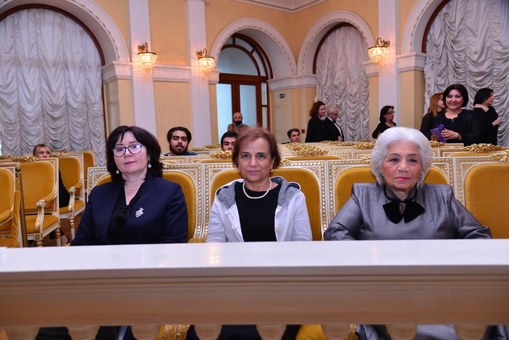 Бакинские зрители насладились звучанием шедевров Бетховена и Шостаковича (ФОТО)