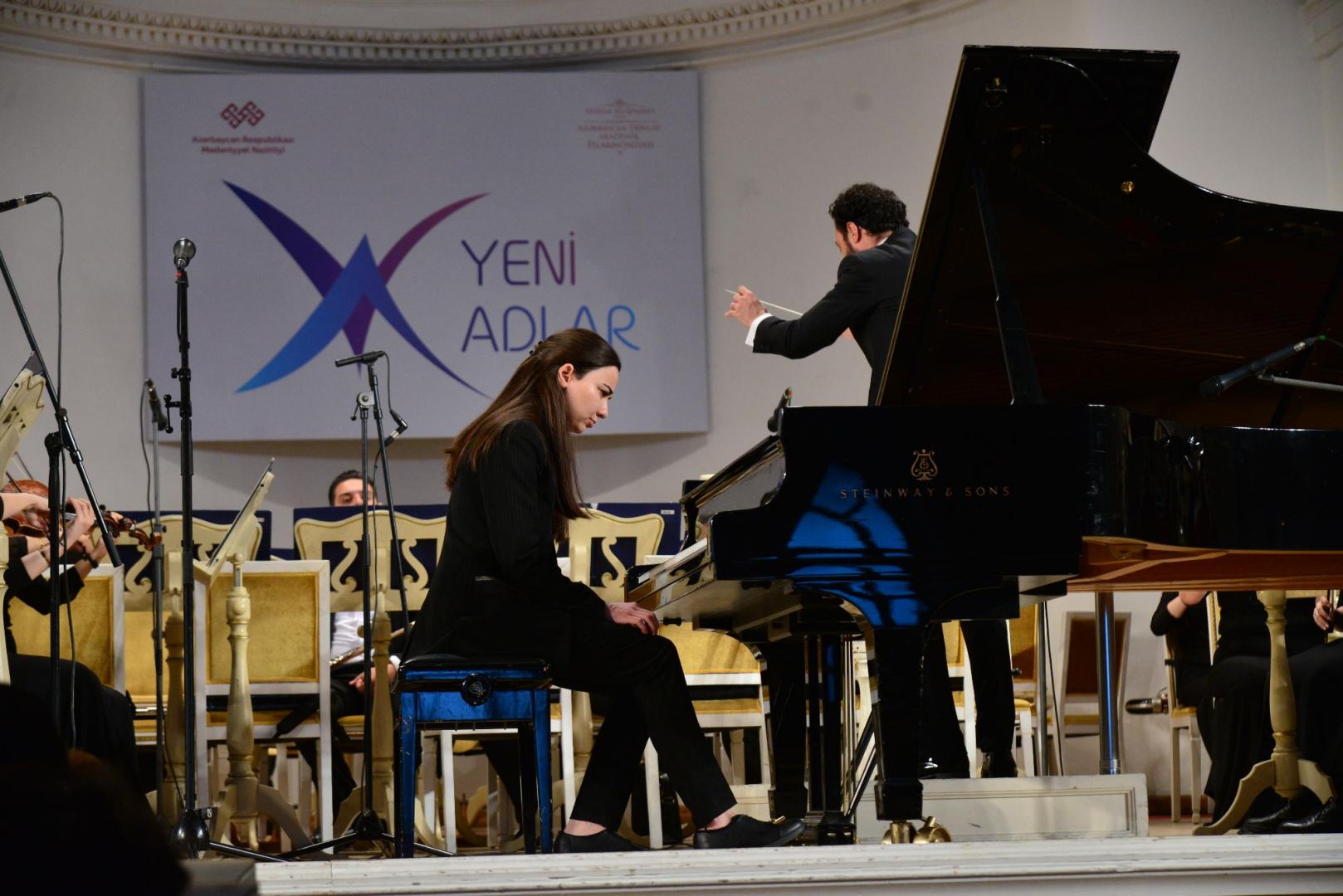 Бакинские зрители насладились звучанием шедевров Бетховена и Шостаковича (ФОТО)