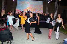 Бесподобная ночь в Баку – новая реальность цифровых технологий! Впервые под открытым небом классика и дефиле "статуй" (ВИДЕО, ФОТО)