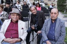 Бесподобная ночь в Баку – новая реальность цифровых технологий! Впервые под открытым небом классика и дефиле "статуй" (ВИДЕО, ФОТО)