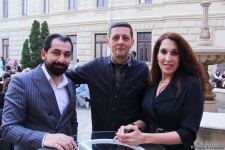 Бесподобная ночь в Баку – новая реальность цифровых технологий! Впервые под открытым небом классика и дефиле "статуй" (ВИДЕО, ФОТО)