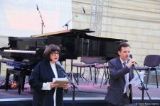 Бесподобная ночь в Баку – новая реальность цифровых технологий! Впервые под открытым небом классика и дефиле "статуй" (ВИДЕО, ФОТО)