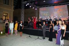 Бесподобная ночь в Баку – новая реальность цифровых технологий! Впервые под открытым небом классика и дефиле "статуй" (ВИДЕО, ФОТО)