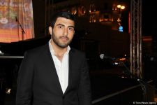 Бесподобная ночь в Баку – новая реальность цифровых технологий! Впервые под открытым небом классика и дефиле "статуй" (ВИДЕО, ФОТО)