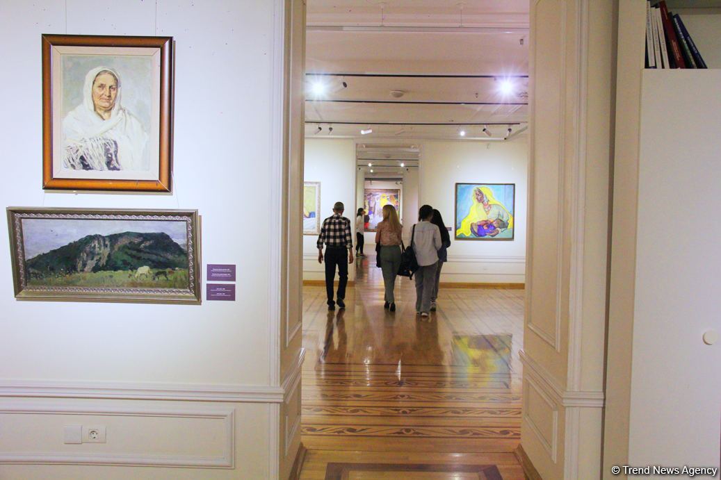 Бесподобная ночь в Баку – новая реальность цифровых технологий! Впервые под открытым небом классика и дефиле "статуй" (ВИДЕО, ФОТО)