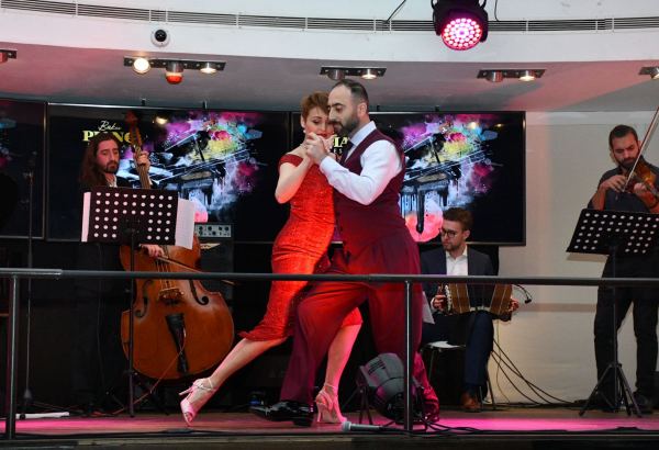 Первый Международный фортепианный фестиваль в Баку открылся выступлением Реми Женье и горячим танго (ВИДЕО, ФОТО)