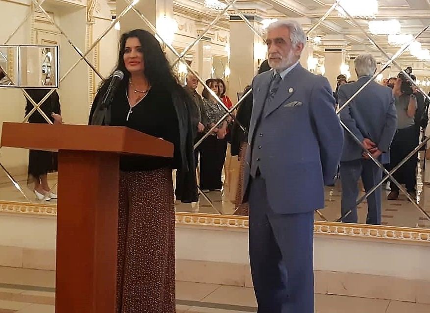 "Наш мир" – народный художник Ашраф Гейбатов представил картины, наполненные любовью к Азербайджану (ФОТО)