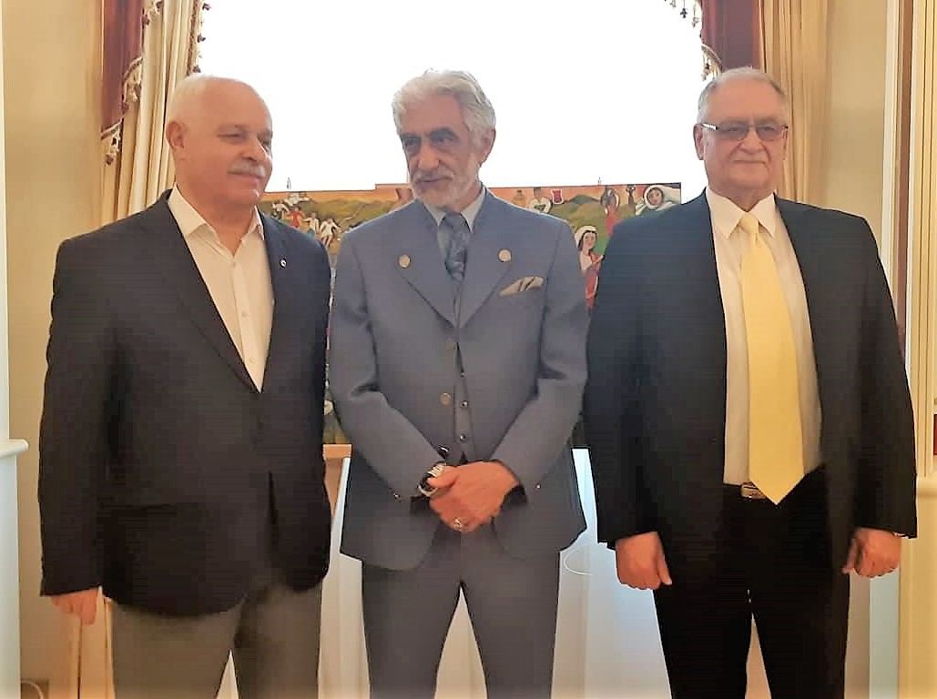 "Наш мир" – народный художник Ашраф Гейбатов представил картины, наполненные любовью к Азербайджану (ФОТО)