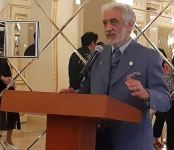 "Наш мир" – народный художник Ашраф Гейбатов представил картины, наполненные любовью к Азербайджану (ФОТО)