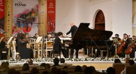 Первый Международный фортепианный фестиваль в Баку открылся выступлением Реми Женье и горячим танго (ВИДЕО, ФОТО)