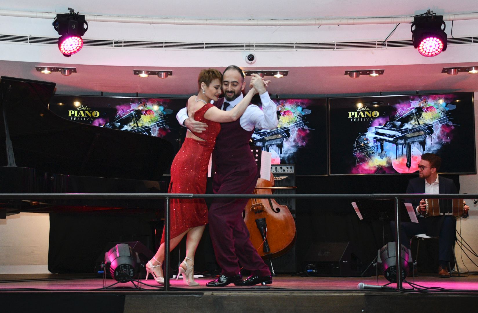 Первый Международный фортепианный фестиваль в Баку открылся выступлением Реми Женье и горячим танго (ВИДЕО, ФОТО)