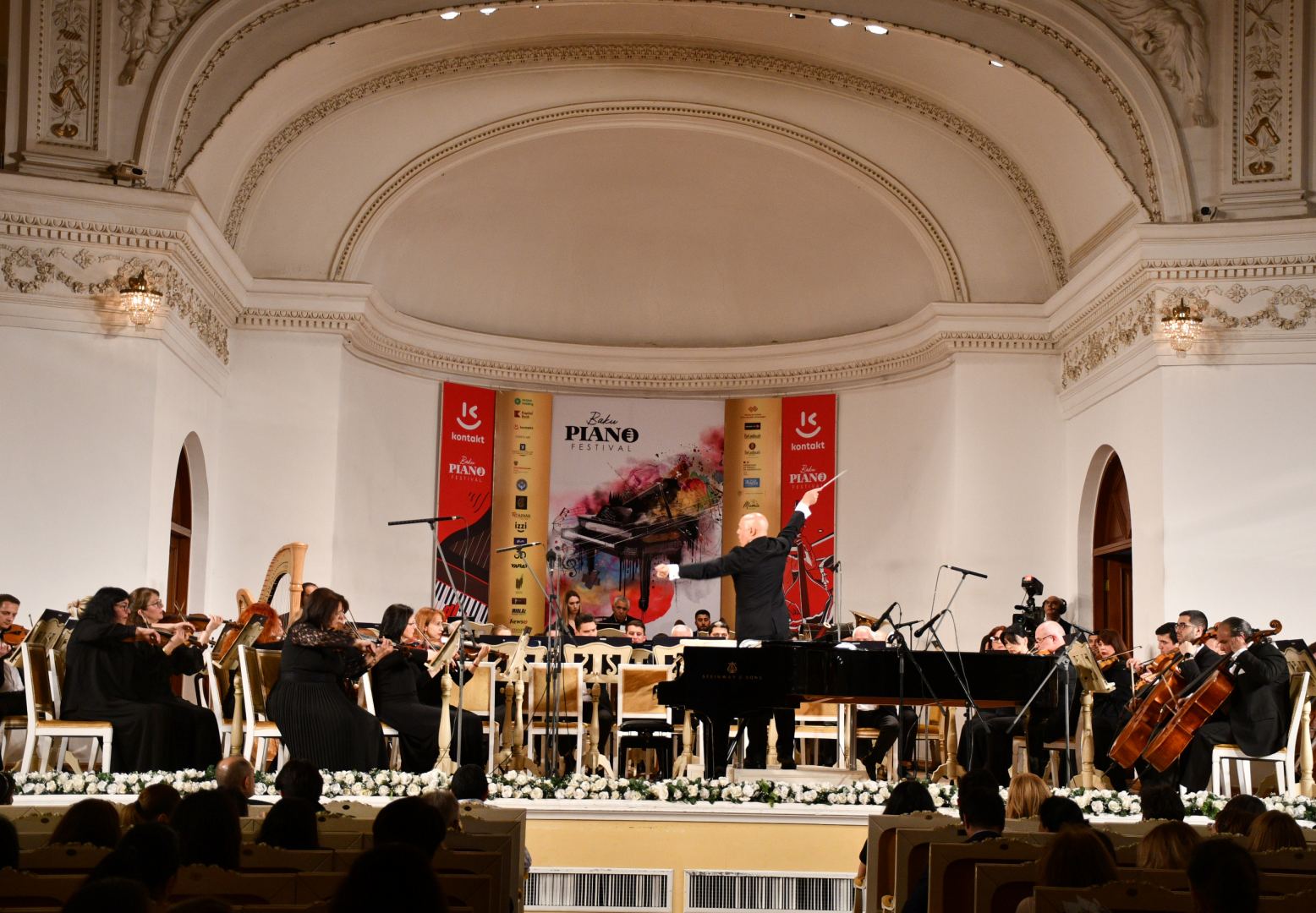 Первый Международный фортепианный фестиваль в Баку открылся выступлением Реми Женье и горячим танго (ВИДЕО, ФОТО)