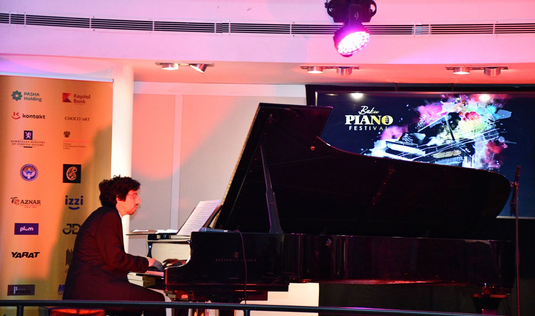 Первый Международный фортепианный фестиваль в Баку открылся выступлением Реми Женье и горячим танго (ВИДЕО, ФОТО)