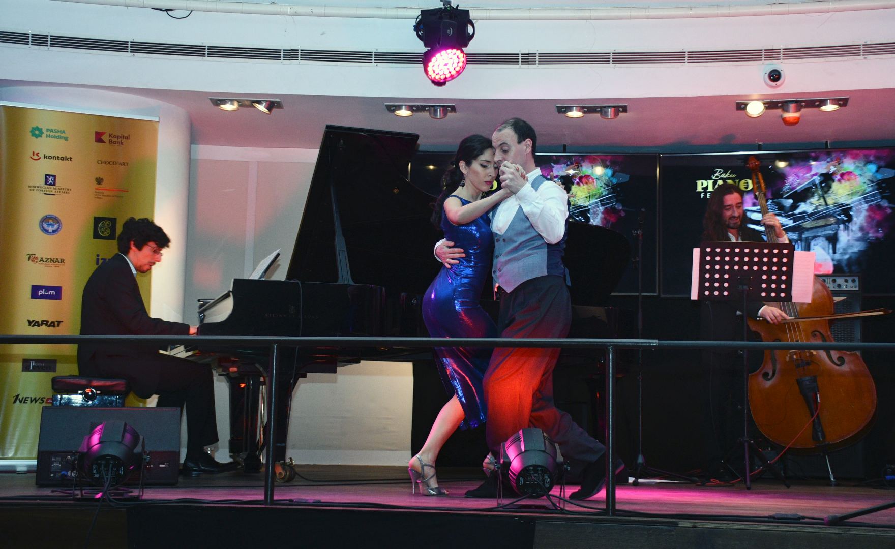 Первый Международный фортепианный фестиваль в Баку открылся выступлением Реми Женье и горячим танго (ВИДЕО, ФОТО)