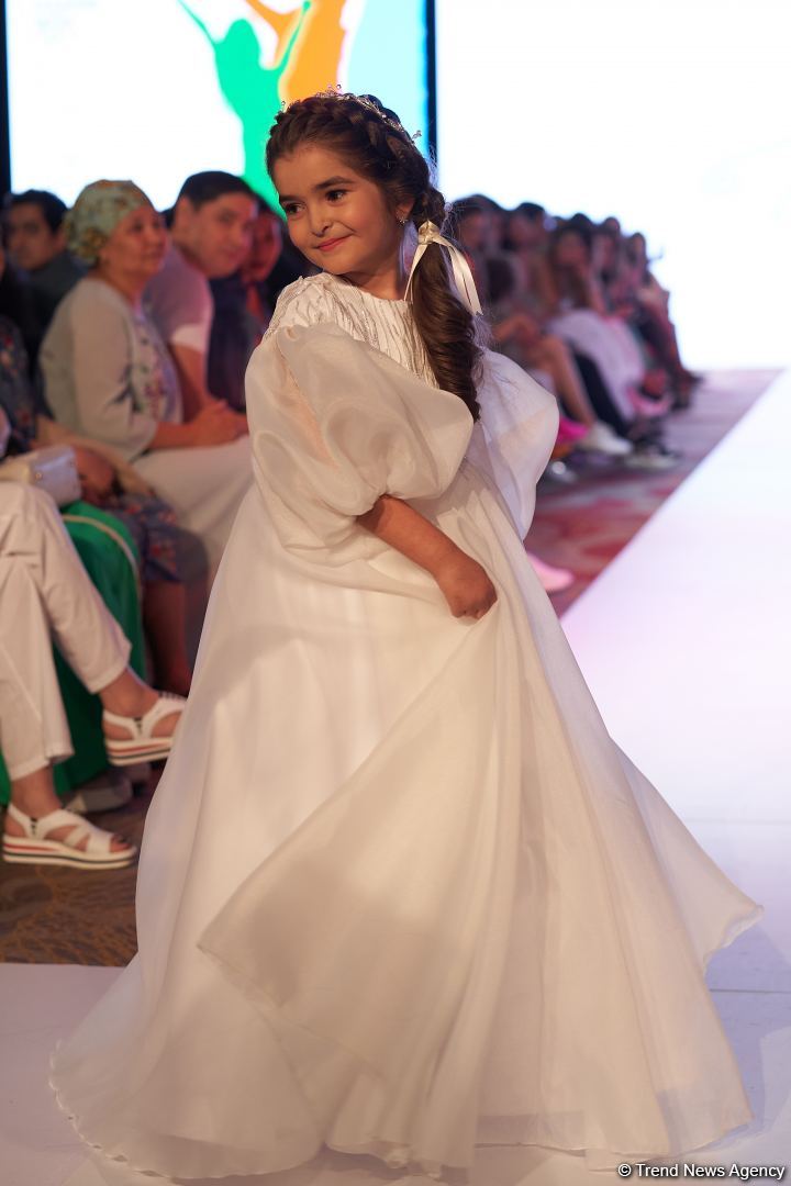 Azerbaijan Fashion Week 2022 – любимый Восток, футуризм, вечерние наряды (ФОТО)