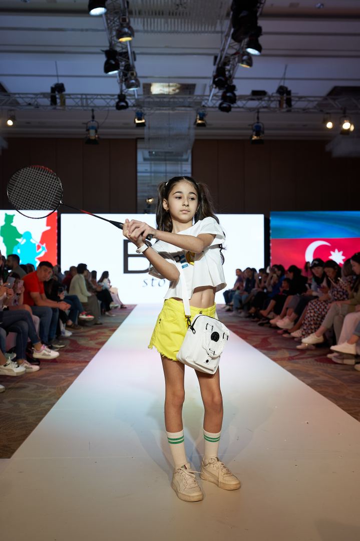 Приятный шок на Azerbaijan Fashion Week 2022 - на подиум вышли модели разного возраста, роста и веса (ФОТО)