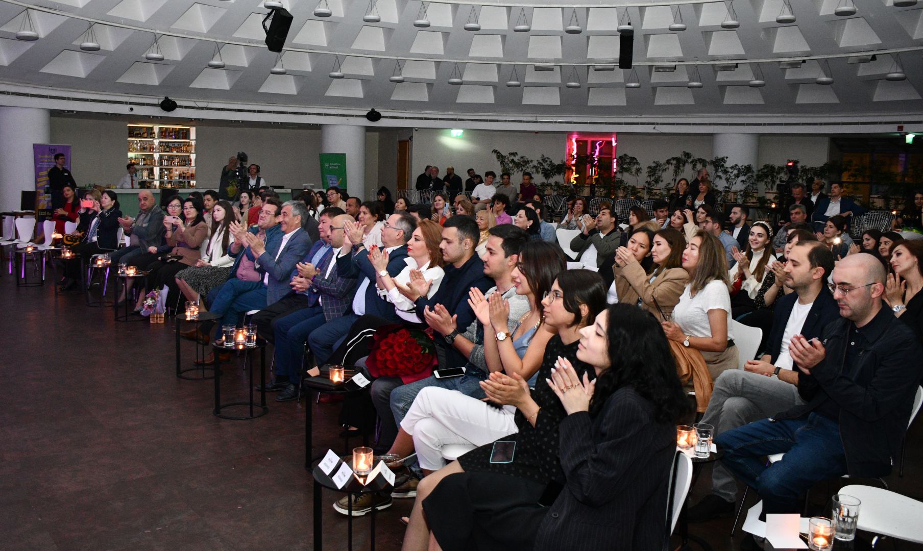 Известный джазовый пианист из Кыргызстана покорил бакинцев и гостей столицы (ФОТО/ВИДЕО)