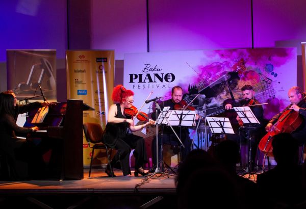 Чудесный вечер в Баку семейной пары - азербайджанки и итальянца (ВИДЕО, ФОТО)