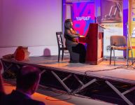 Чудесный вечер в Баку семейной пары - азербайджанки и итальянца (ВИДЕО, ФОТО)