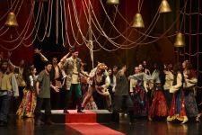 Посвящение Нотр-Дам де Пари, или  Азербайджанская молодежь, вовлеченная в искусство (ФОТО)