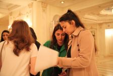 Посвящение Нотр-Дам де Пари, или  Азербайджанская молодежь, вовлеченная в искусство (ФОТО)